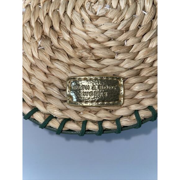 Bath & Body Works Round Woven Cosmetics Bag Green With Detachable Strap NWT - Picture 2 of 5